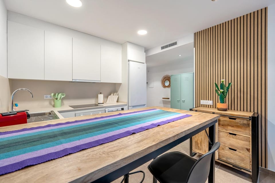 Kitchen or kitchenette, Living room