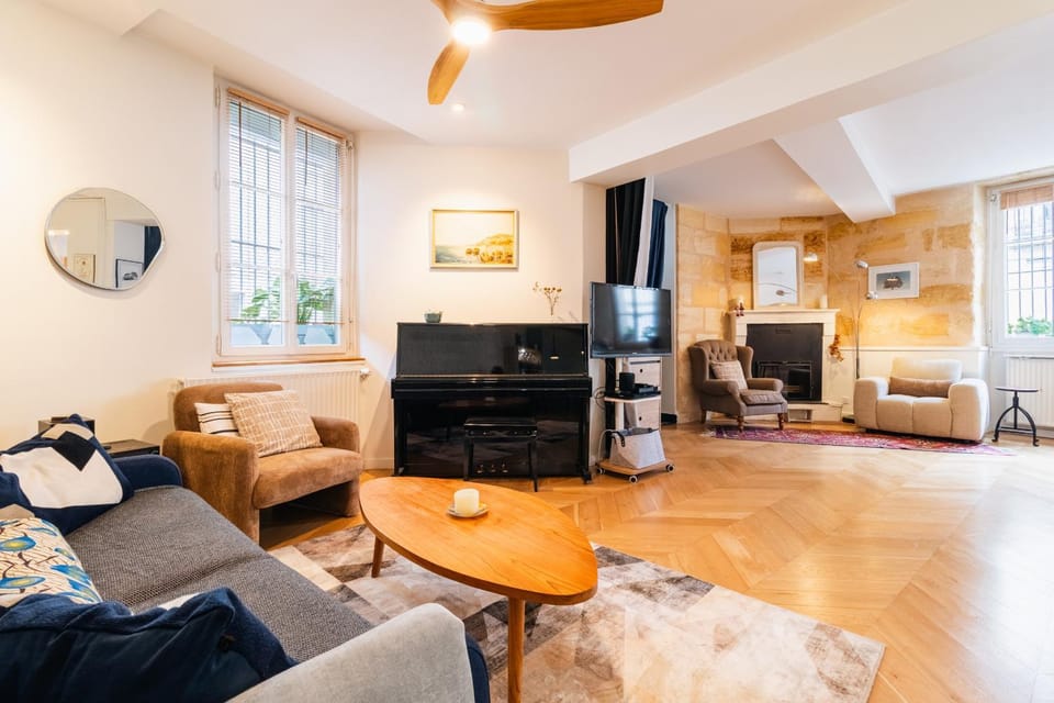 Communal lounge/ TV room, Living room