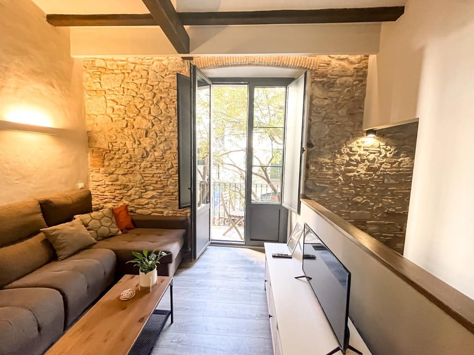 Old Town duplex with character Apartment in Girona