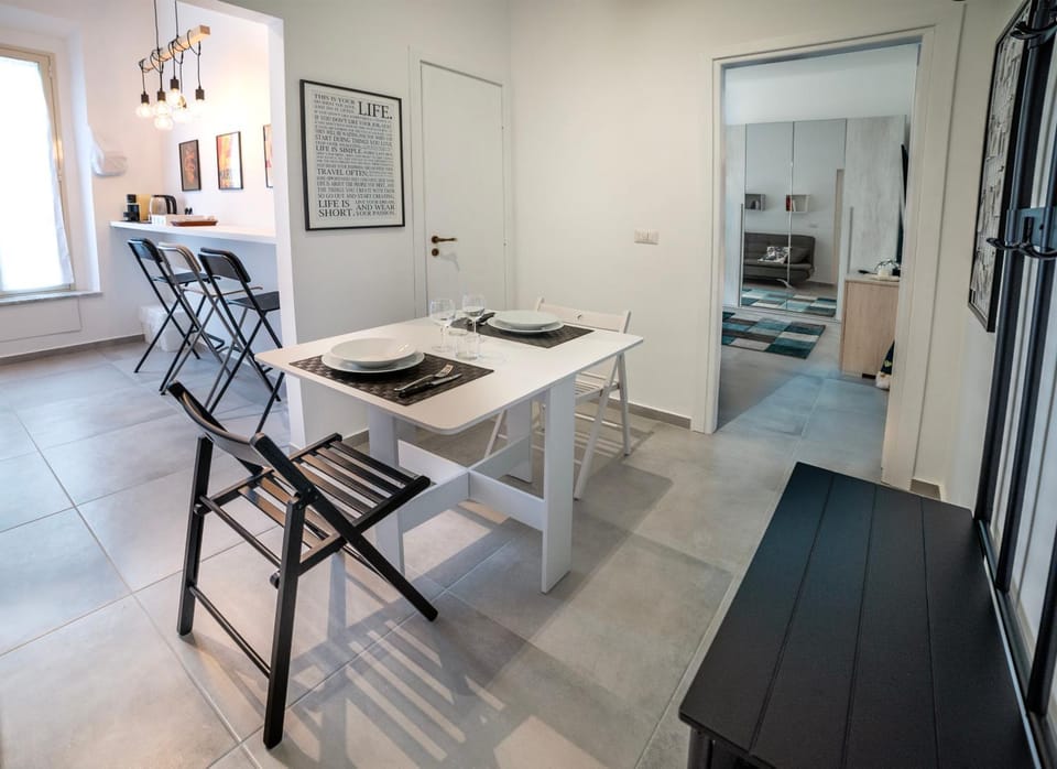 Kitchen or kitchenette, Dining area, kitchen