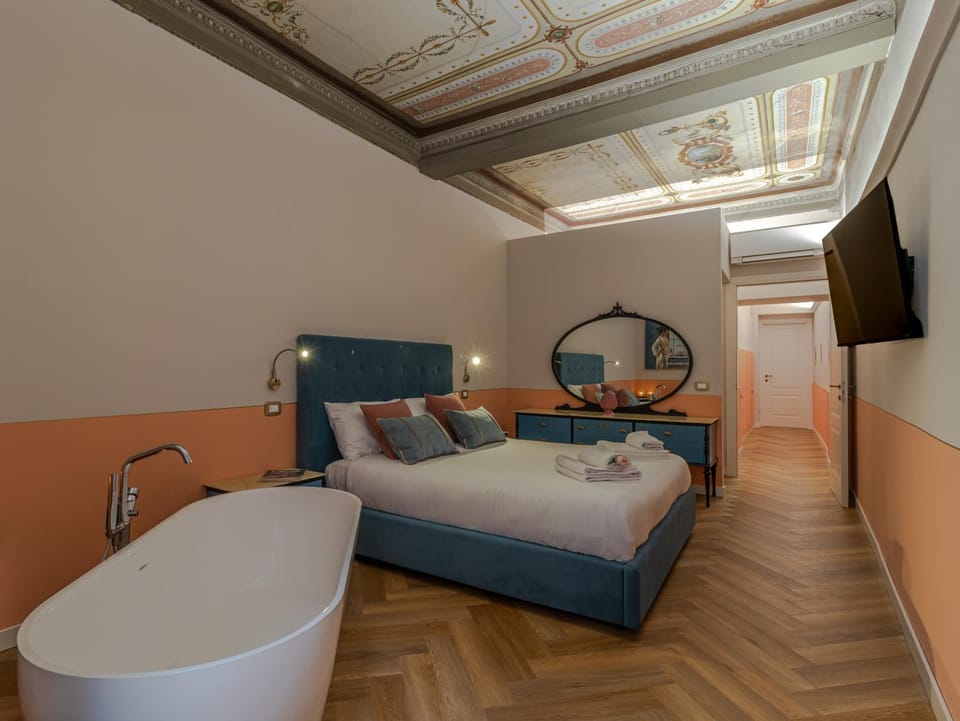 Bed, TV and multimedia, Bedroom, Bath