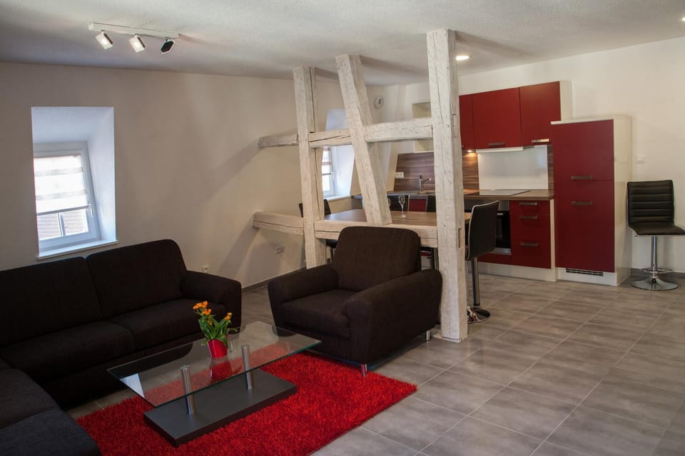 Kitchen or kitchenette, Living room
