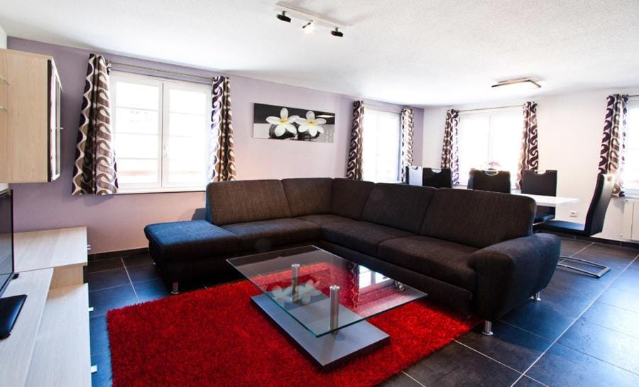 Day, Living room