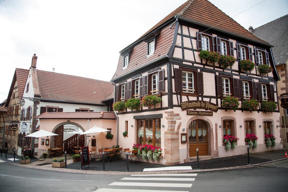 Restaurant/places to eat, Facade/entrance
