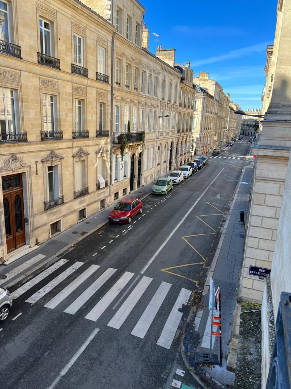 (A)Typique Chartrons Apartment in Bordeaux