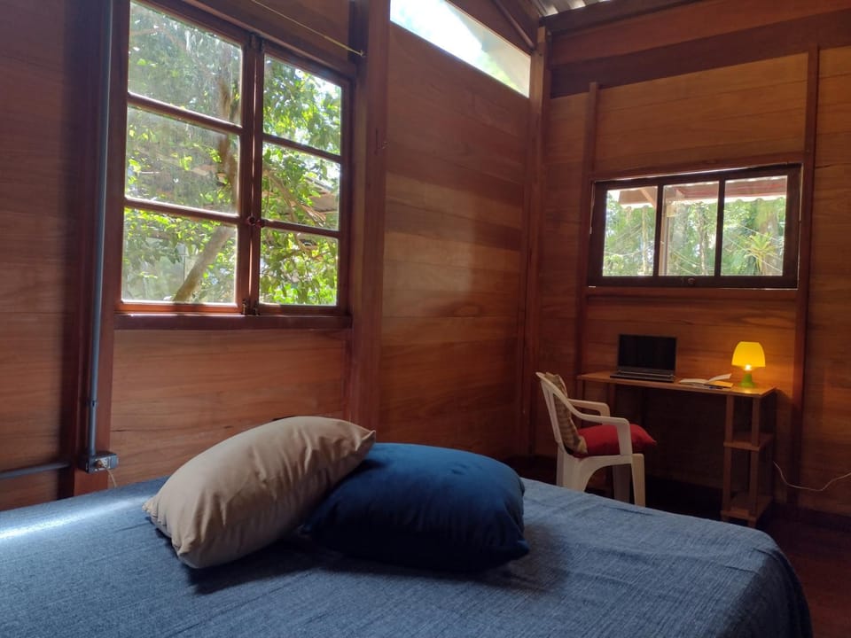 Bed, Photo of the whole room, Seating area, Bedroom, hair dresser