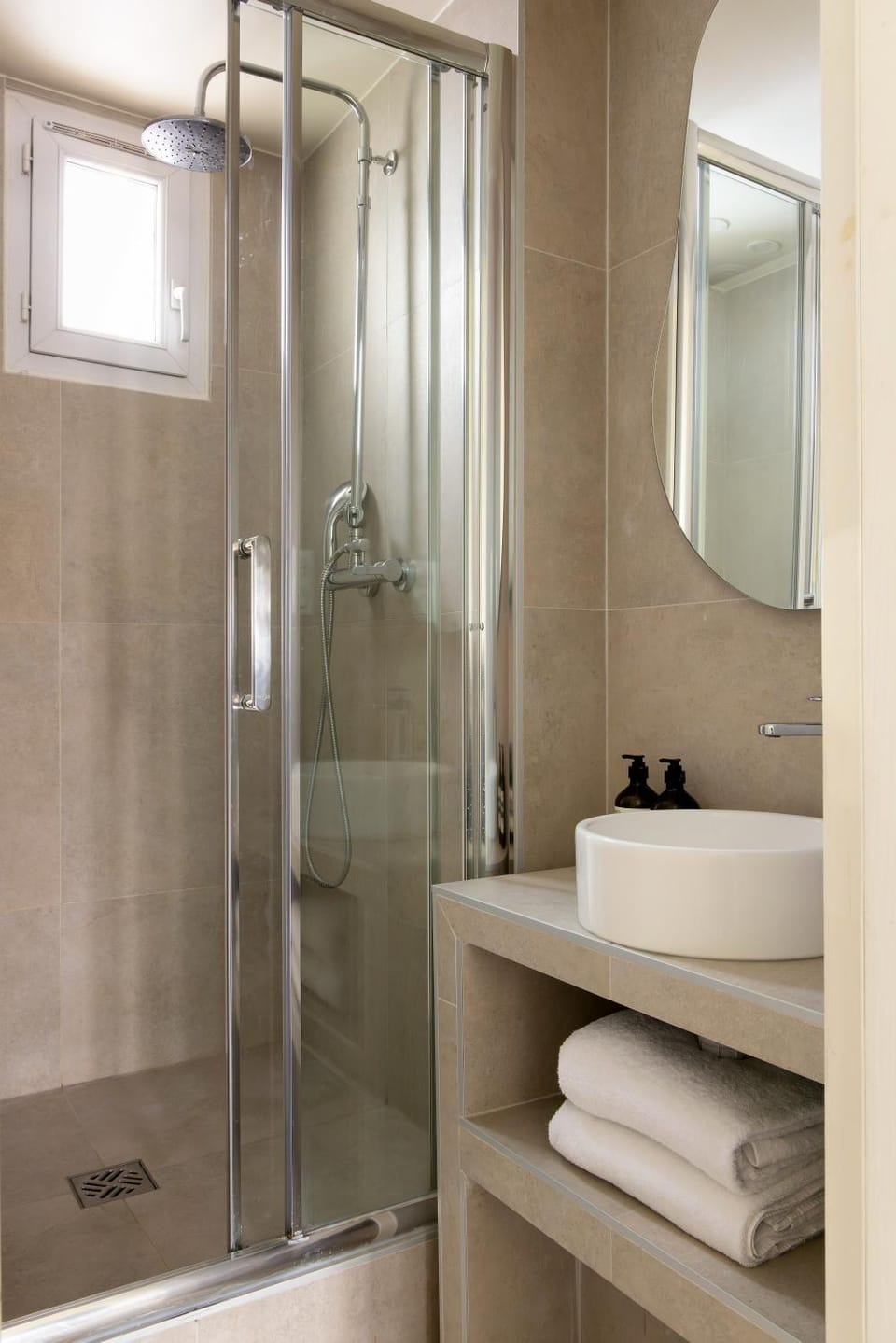 Shower, Bathroom, towels