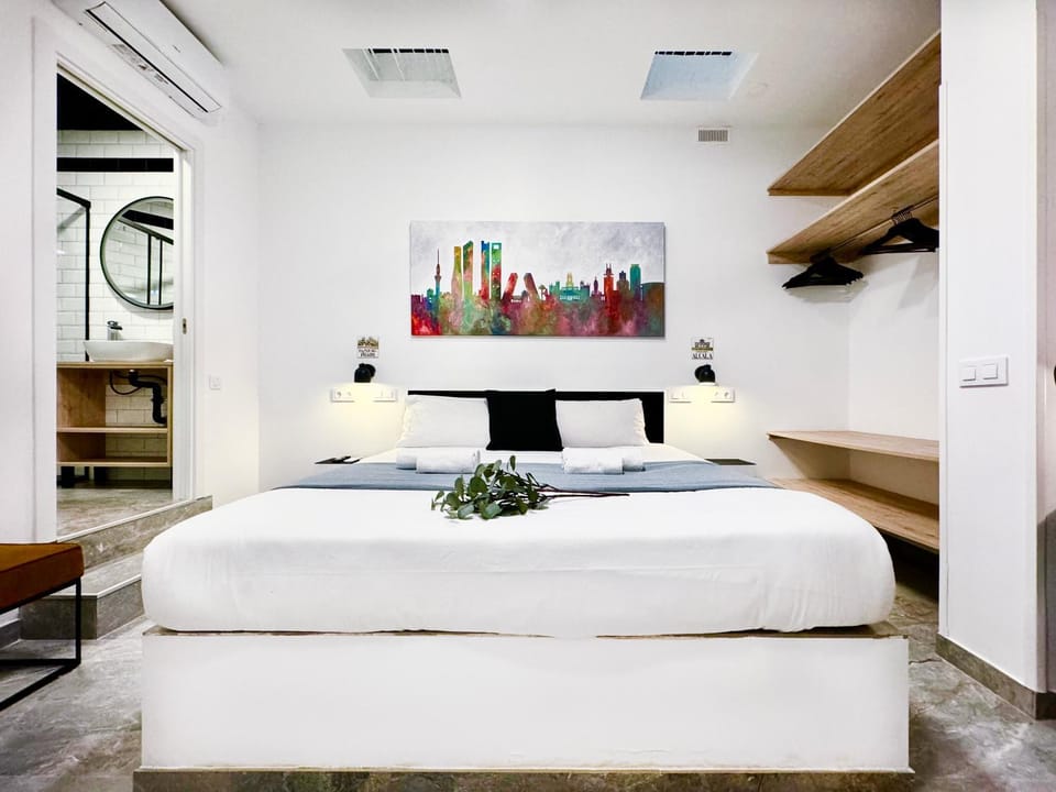 Bed, Photo of the whole room, Bedroom