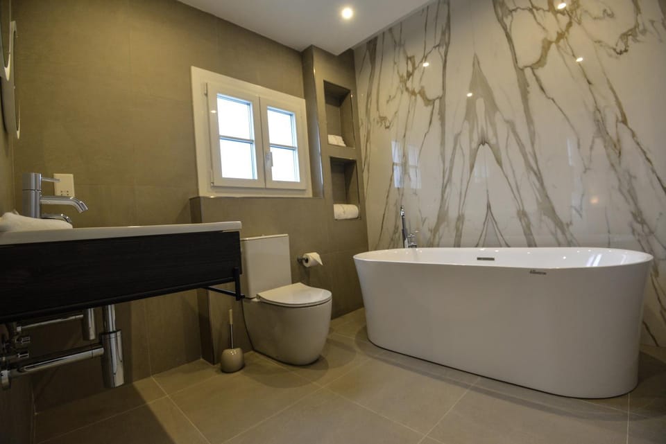 Bathroom, Bath