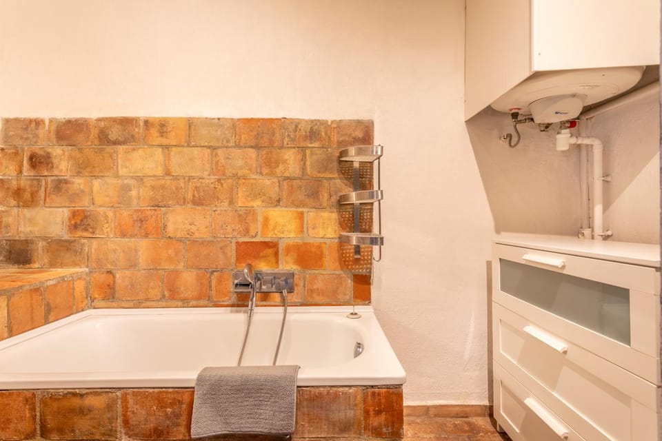 Bathroom, Bath