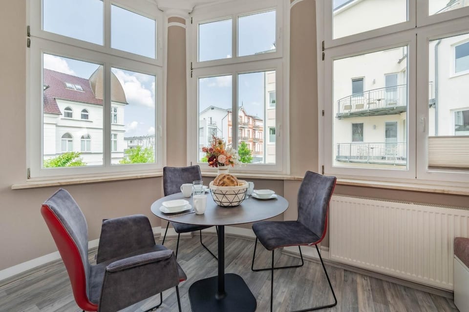 Villa Carmen Strandkorb Apartment in Heringsdorf