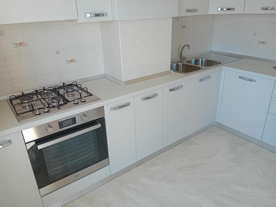 Kitchen or kitchenette, pet friendly, stove