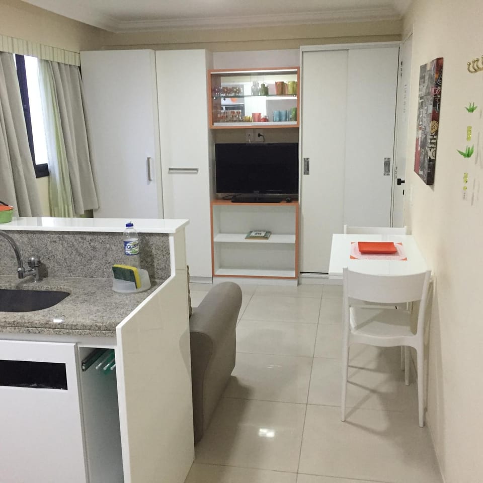 Day, Dining area