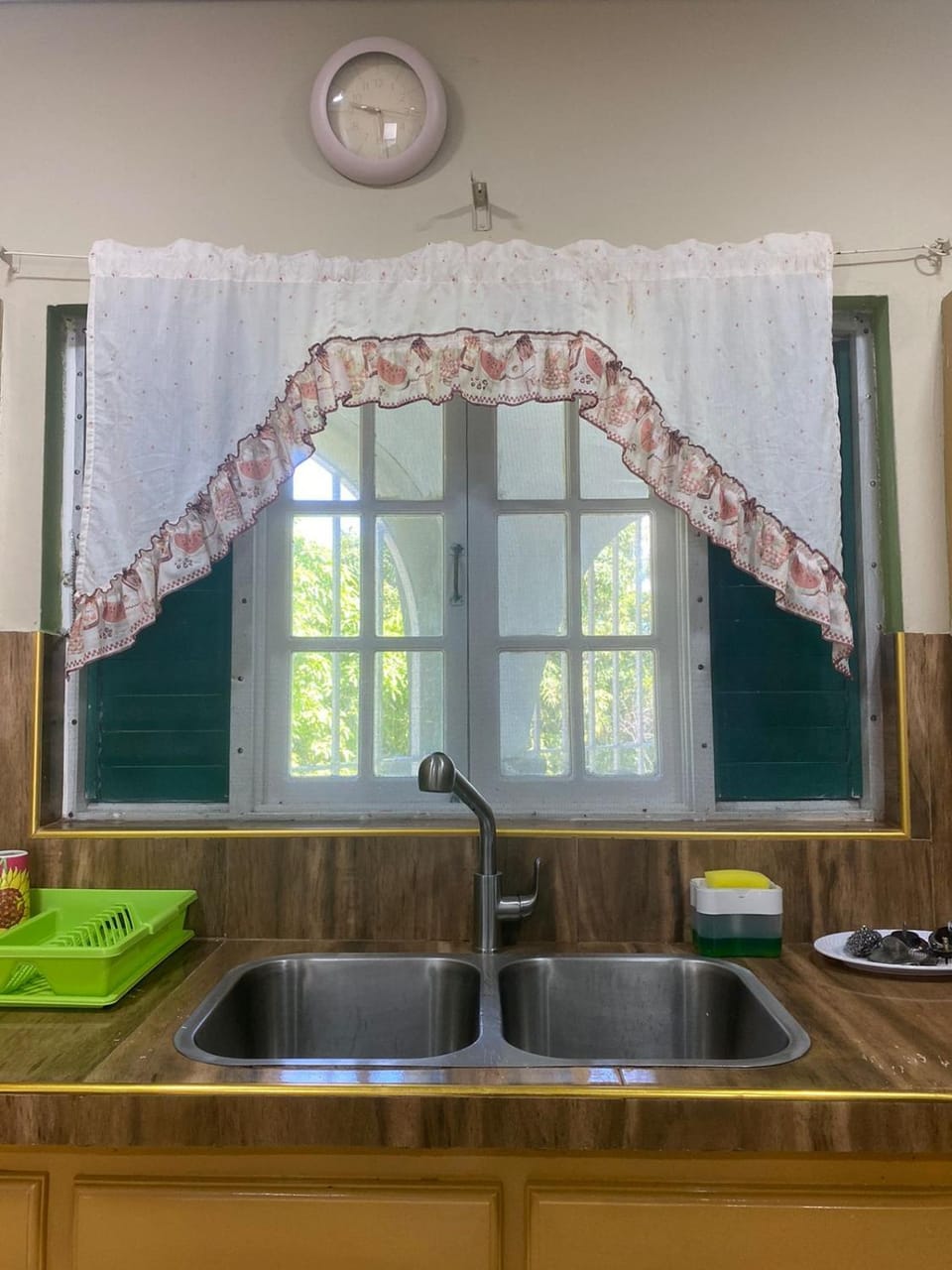 Lachemar Guest House Bed and Breakfast in St. Ann Parish