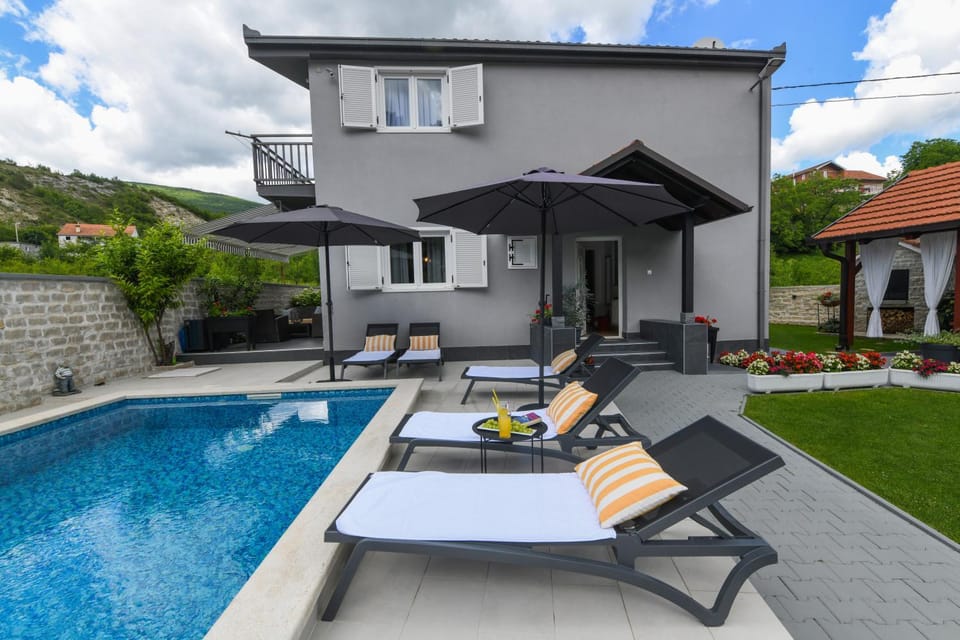Villa Batarelo fully air-conditioned Villa in Split-Dalmatia County