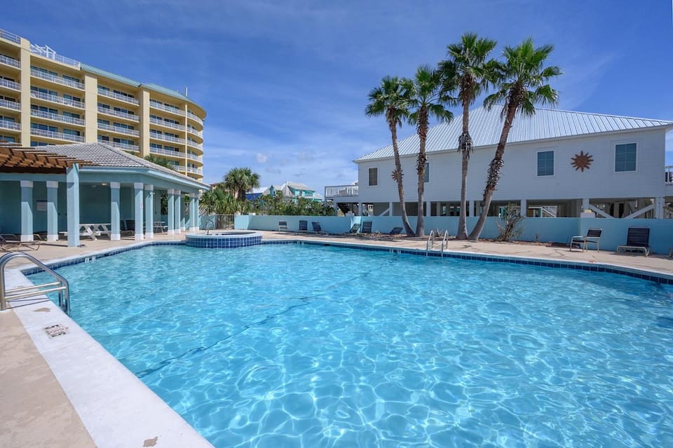 Swimming pool, Swimming pool