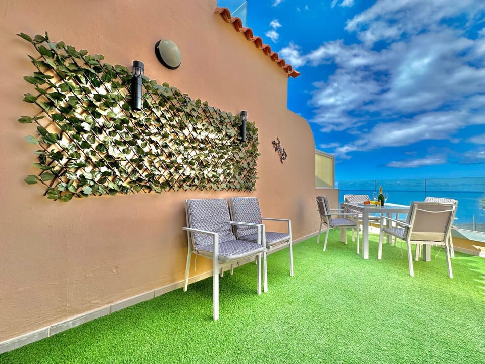 Balcony/Terrace, Seating area, Dining area, Sea view