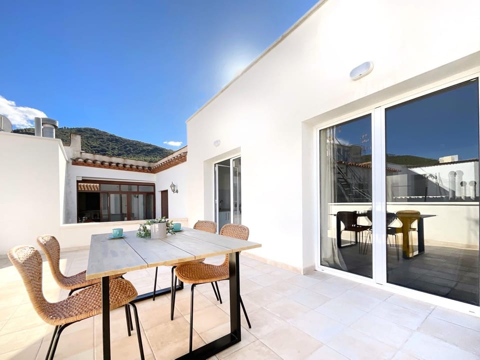Natural landscape, View (from property/room), Balcony/Terrace, Seating area, Mountain view