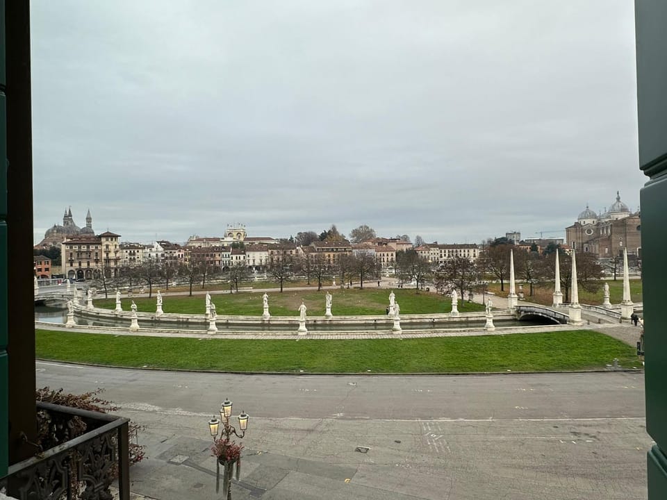 Nearby landmark, Day, City view, Landmark view, Location