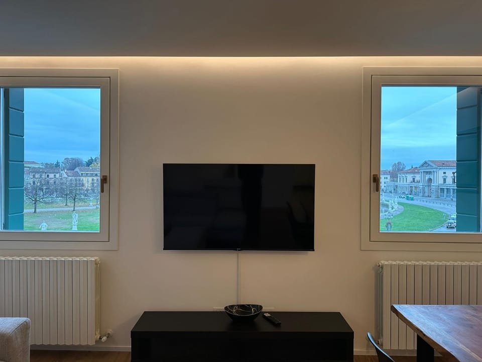 TV and multimedia, City view, Landmark view