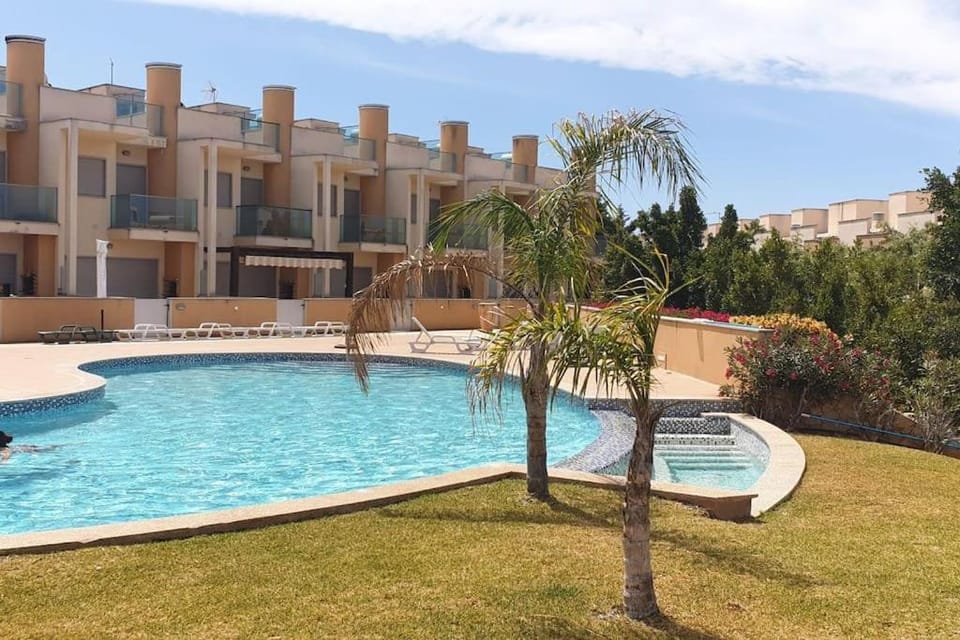 Casa Praia Patroves House in Guia