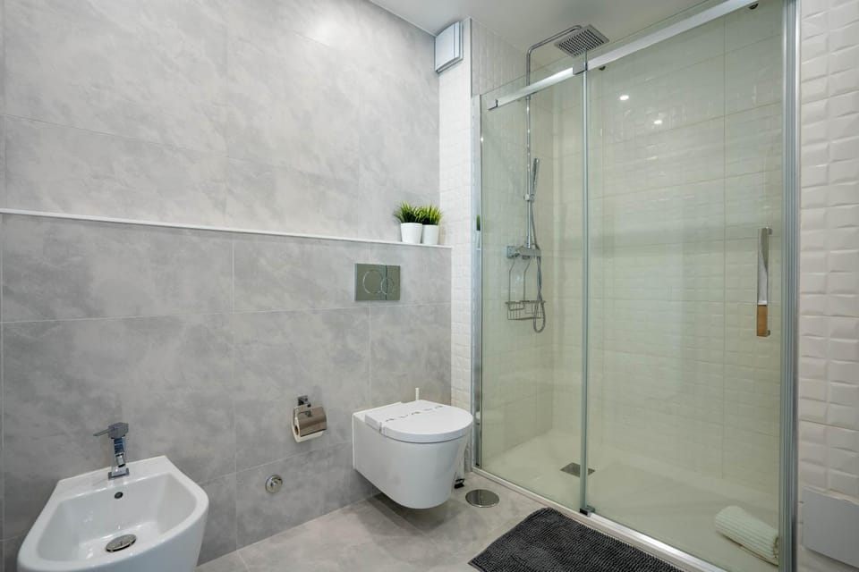 Shower, Toilet, Bathroom