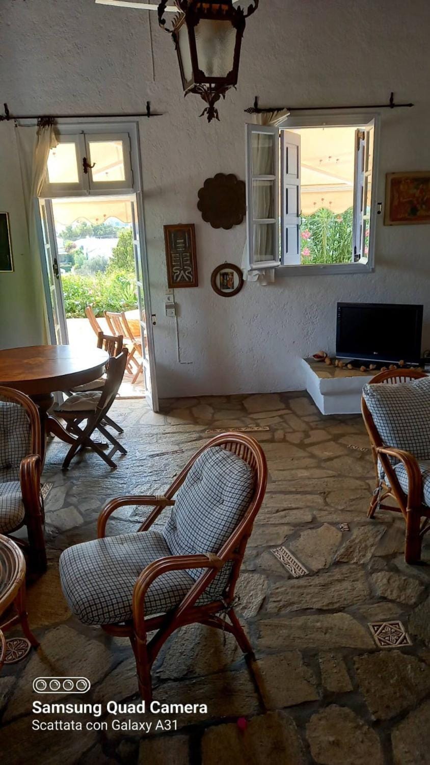 TV and multimedia, Seating area