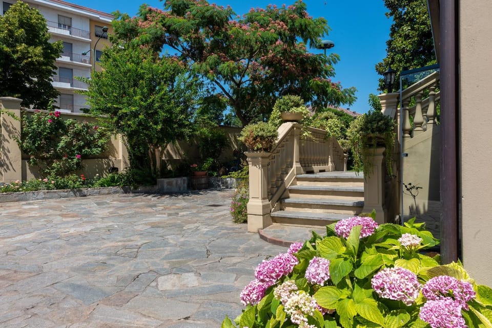 Facade/entrance, Garden