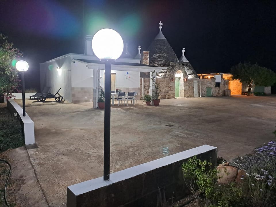 trullo madonna della grotta House in Province of Taranto