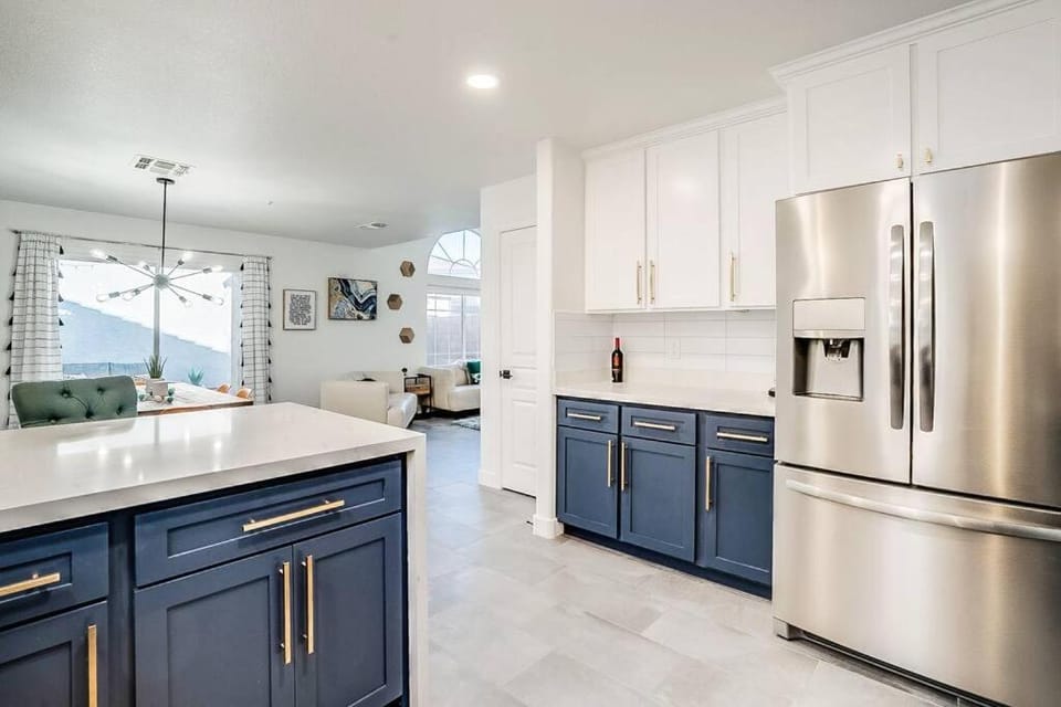 TPC Westworld Stylish 4 bed Private HotTub Apartment in Scottsdale