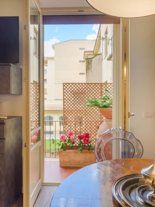Balcony/Terrace, Kitchen or kitchenette, Dining area
