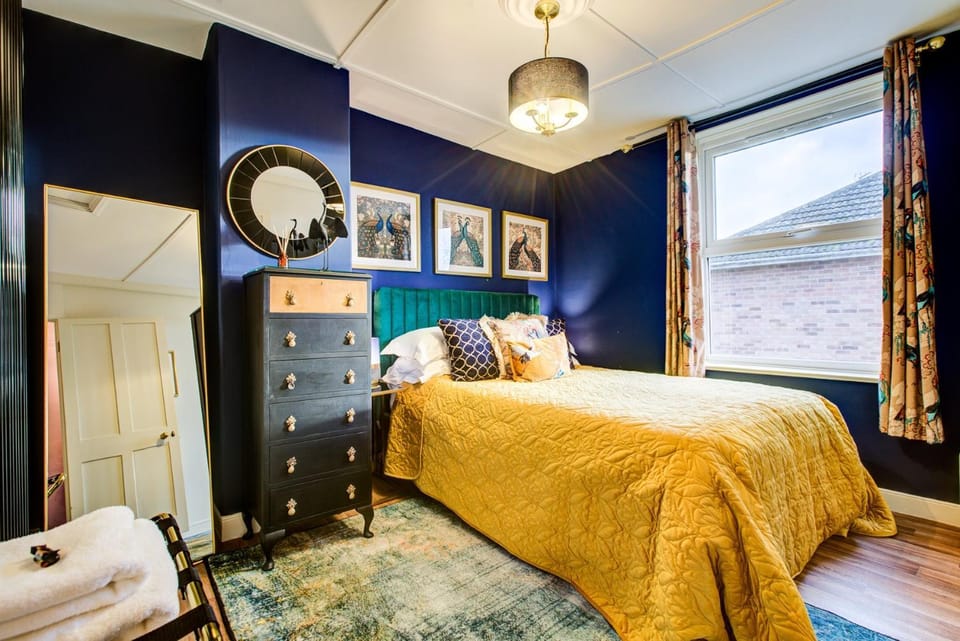 Chic Pet-Friendly Cottage, Fireplace, Wivenhoe House in Tendring District