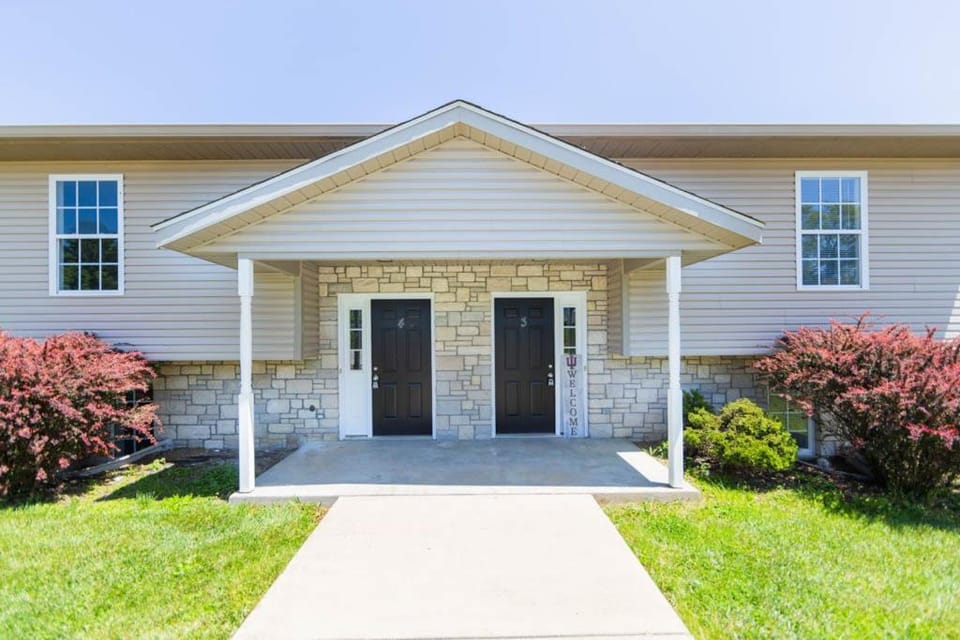 Memorial Field Lodge Apartment in Bloomington