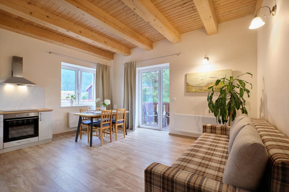 Balcony/Terrace, Seating area, Garden view, Mountain view