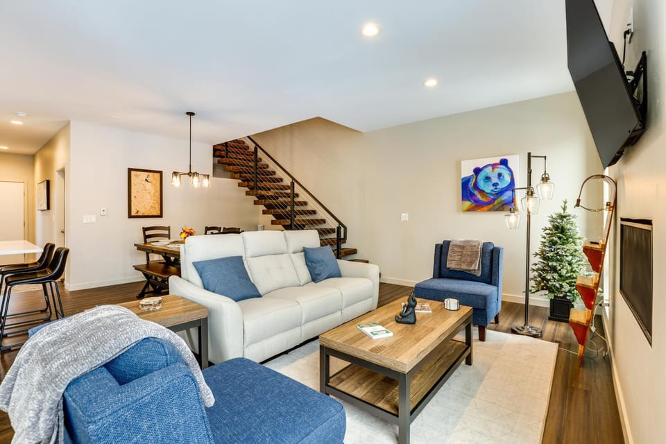 Ski-In/Ski-Out Granby Getaway w/ Fire Pit! House in Granby