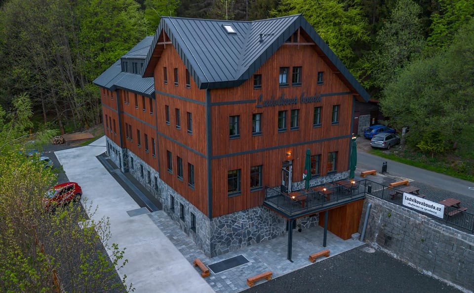 Property building, Neighbourhood, Bird's eye view, Parking