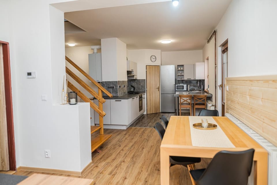 Kitchen or kitchenette, Dining area, minibar, pet friendly, stove