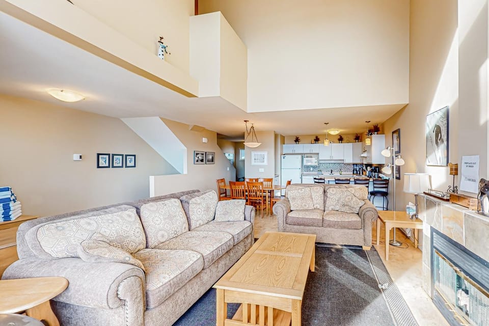 SnowCrest Village, Unit 5AB House in British Columbia