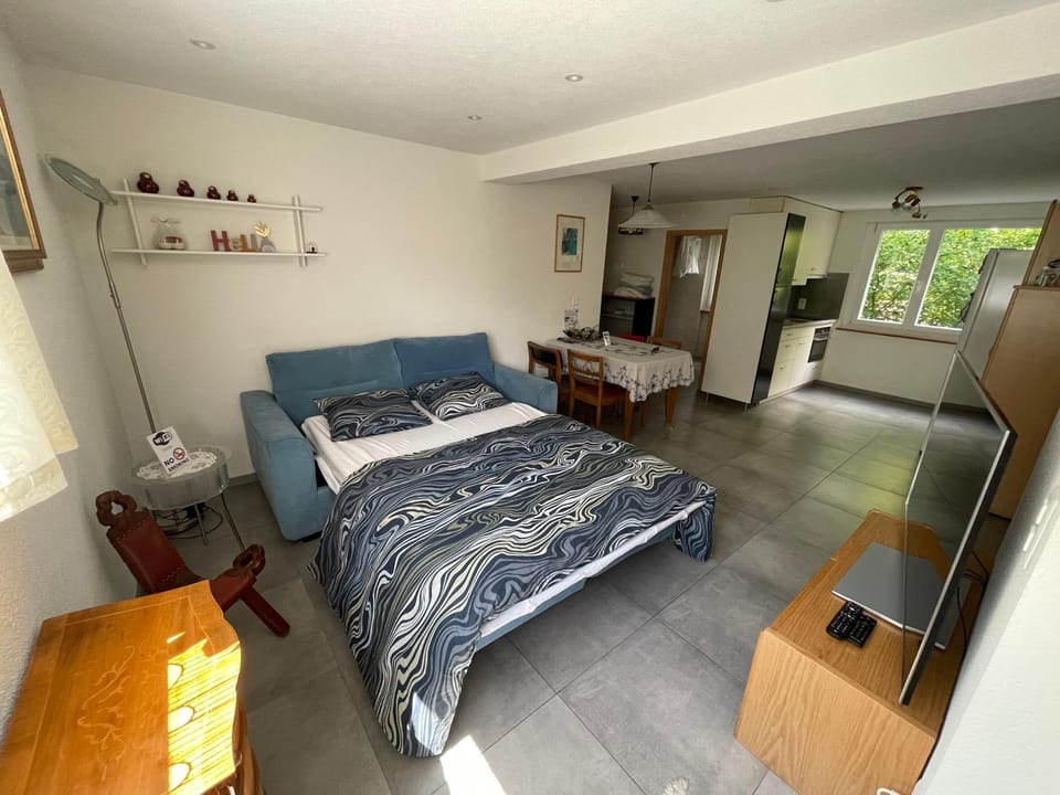 Bed, Living room
