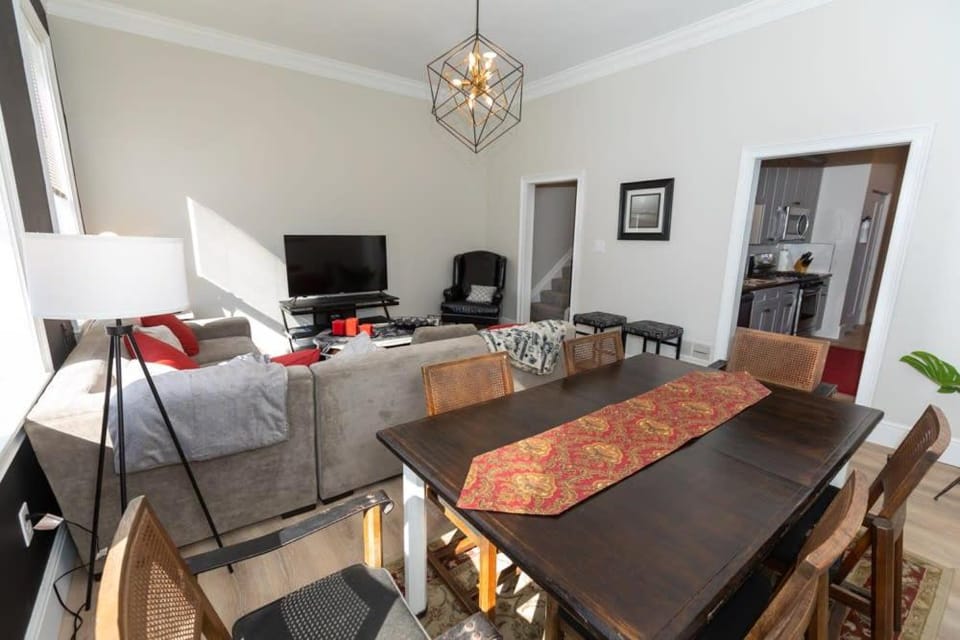 Historic & Sophisticated Walk to Casino Stadiums Apartment in Pittsburgh