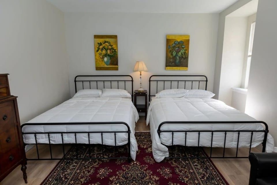 Historic & Sophisticated Walk to Casino Stadiums Apartment in Pittsburgh