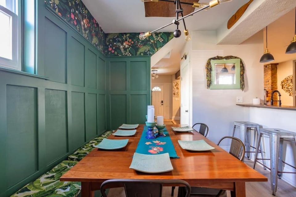 Sophisticated Elegance in Pghs Most Scenic Locale House in Pittsburgh