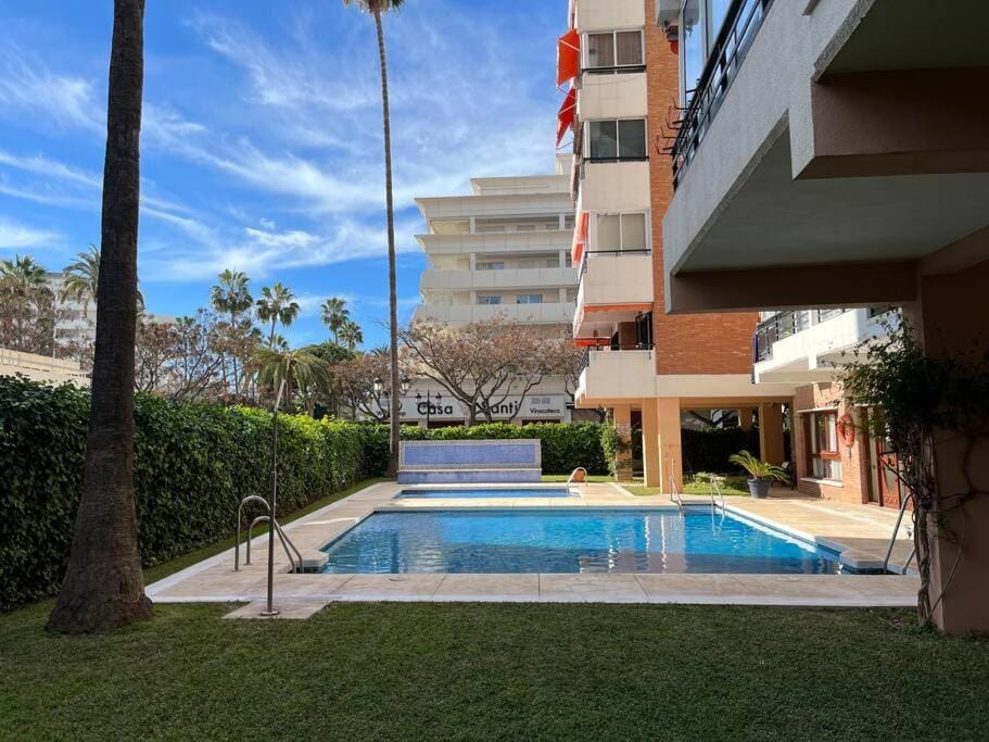 Marbella Center 4 Persones- Beach 200m - . Parking Apartment in Marbella