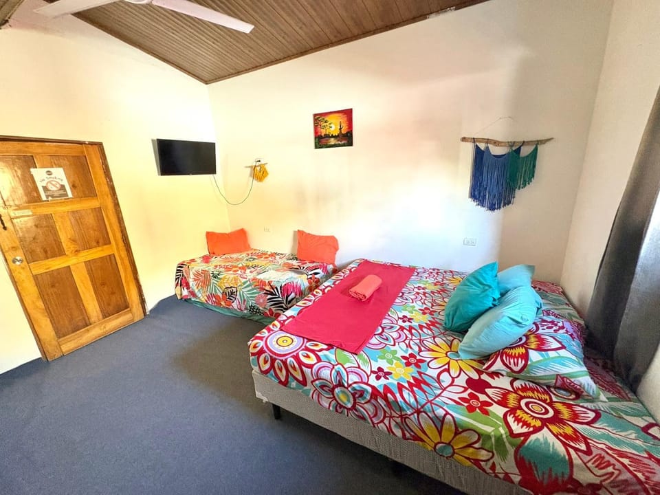 Passifloras Hostel Hostel in Quepos