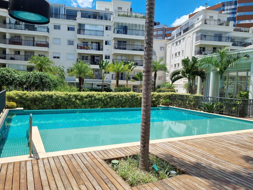 Excelente apto ao lado do Hospital Albert Einstein, Hospital São Luis, Faculdade de Medicina Einstein, Estádio do Morumbi, 80m² e garagem Apartment in Sao Paulo City