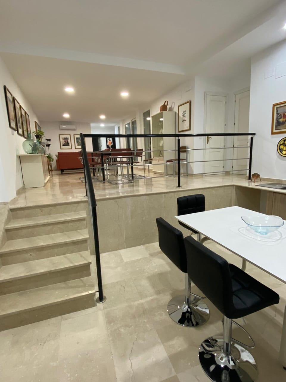 Kitchen or kitchenette, Seating area, Dining area