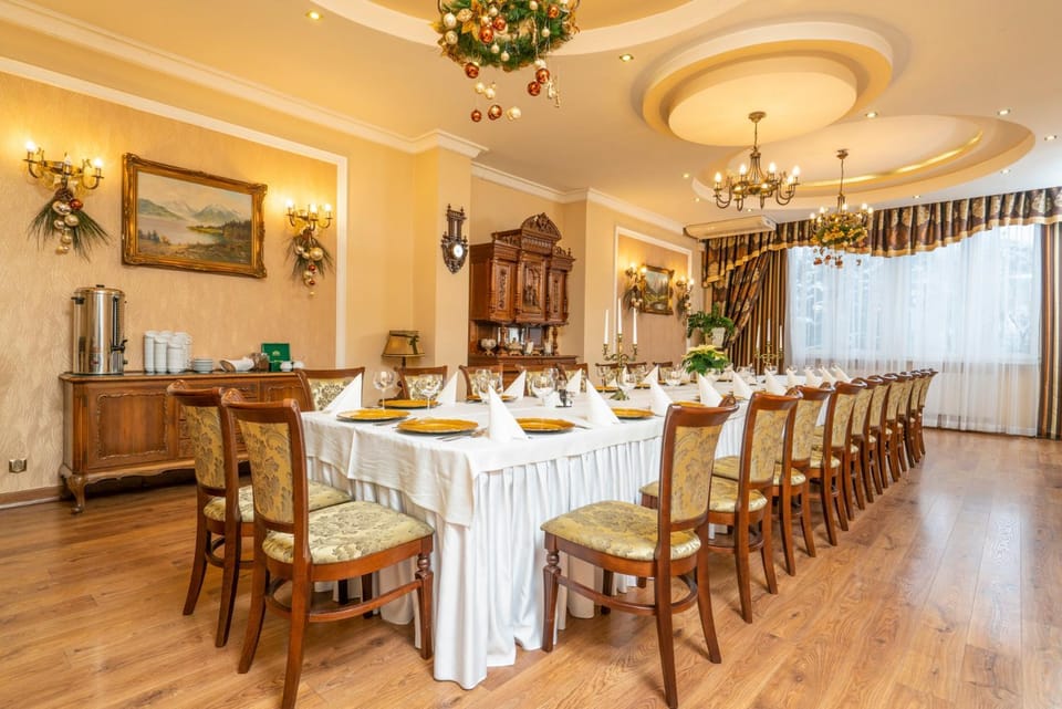 Banquet/Function facilities, Meeting/conference room