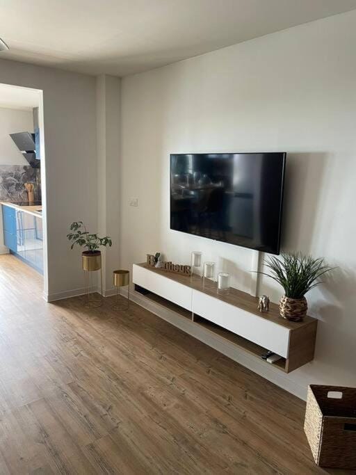 Communal lounge/ TV room, TV and multimedia