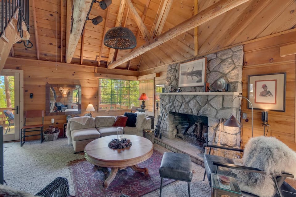 Falcon's Rest - Ski and Summer Cabin in The Heart of North Lake Tahoe- Gas Fireplace Cabin in Lake Tahoe