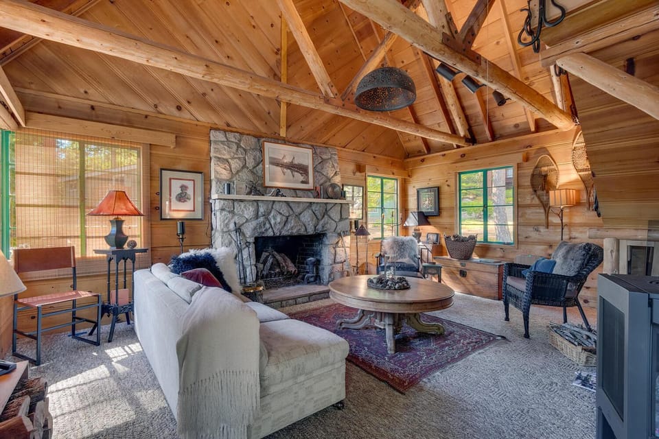 Falcon's Rest - Ski and Summer Cabin in The Heart of North Lake Tahoe- Gas Fireplace Cabin in Lake Tahoe